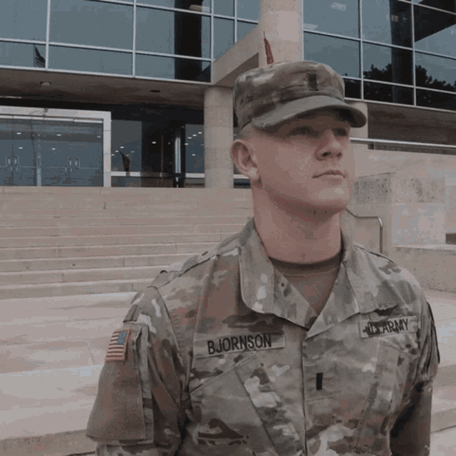 https://media1.tenor.com/m/8kYzMh5CltAAAAAd/us-army-greeting.gif